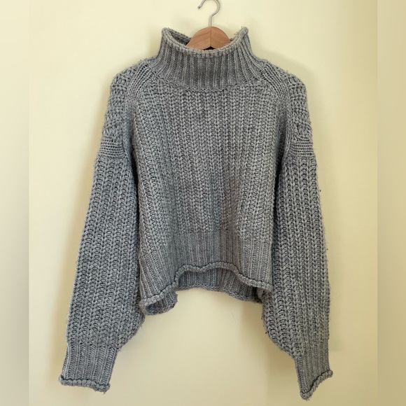 H&M Gray Chunky Knit Turtleneck Sweater - Picture 2 of 5